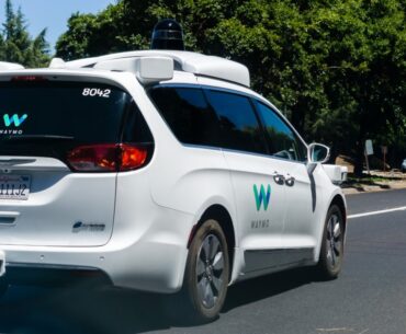 Waymo minivan
