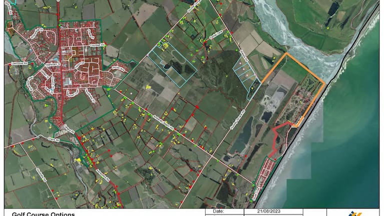 A map showing the options to secure access to the Amberley Golf Club’s course. The Griersons Avenue option is in red, while the western alignment is in orange.