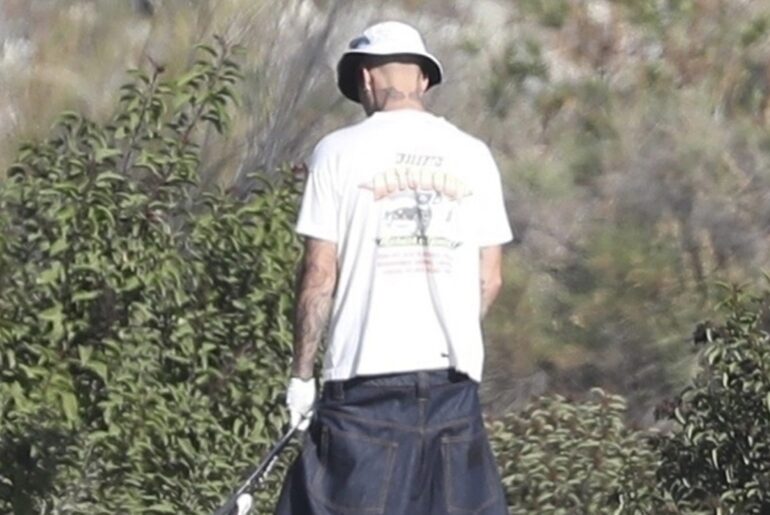 Justin Bieber Caught on Camera Relieving Himself in Golf Course Bushes