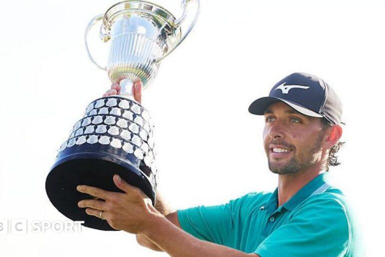 Troy Deeney and Moises Caicedo