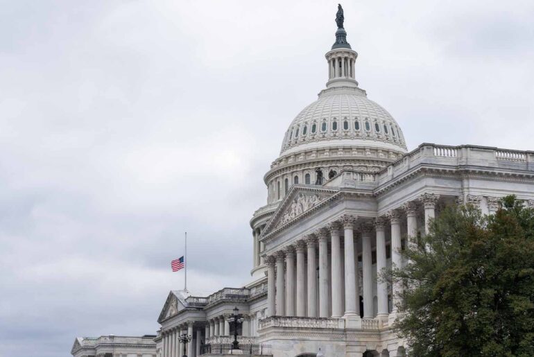 The golf world's next big fight is with Congress ... and the sun