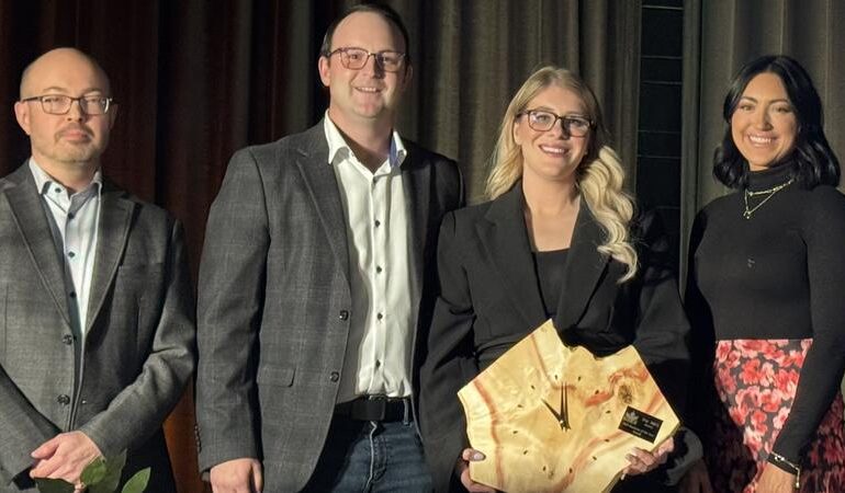 Birdies Golf Lounge named Business of the Year at 2025 BBEX Awards