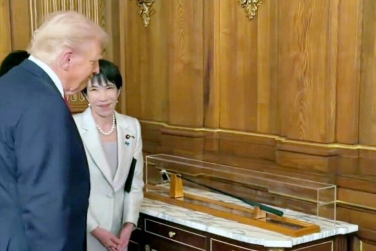 Takaichi gifts Trump with gold leaf golf ball, golf club used by ex-PM Abe