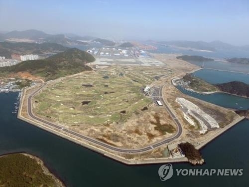 A panoramic view of the Ungdong District 1 development project under construction on 2.25 million square meters of landfill in Jedeok-dong, Jinhae-gu, Changwon-si, Busan Jinhae Free Economic Zone./Yonhap News/