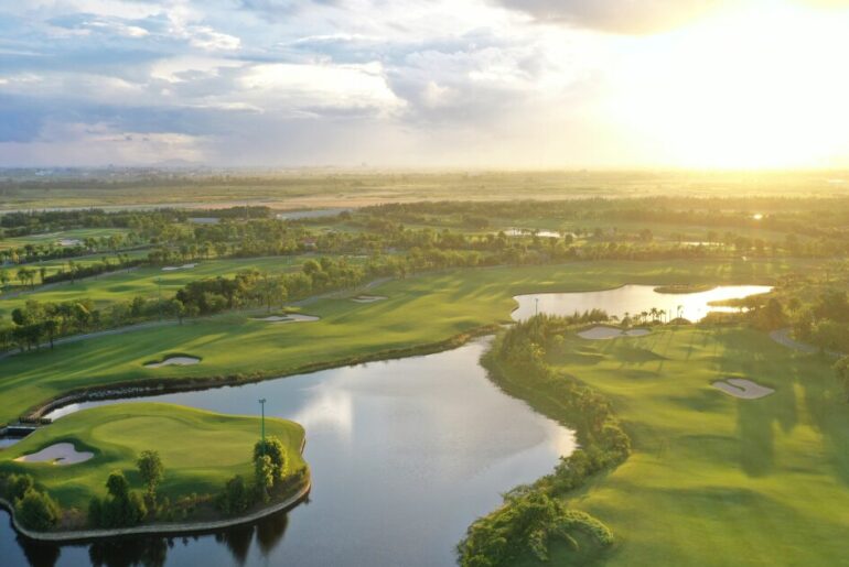 Readies for Week 2 of Vattanac Legends Championship