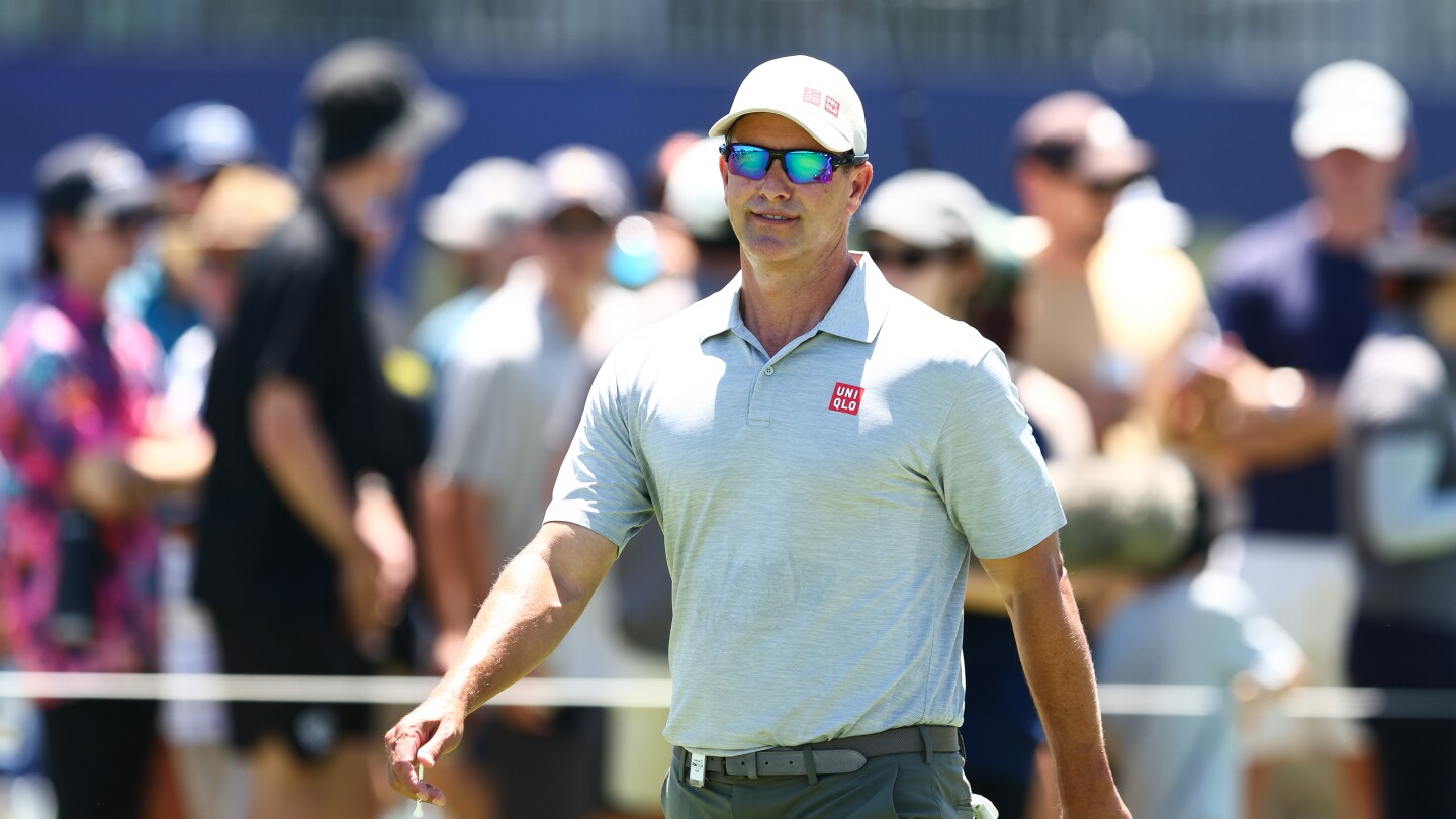 Adam Scott chasing trio of leaders, one working with caddie Steve Williams, at Australian PGA Adam Scott chasing trio of leaders, one working with caddie Steve Williams, at Australian PGA