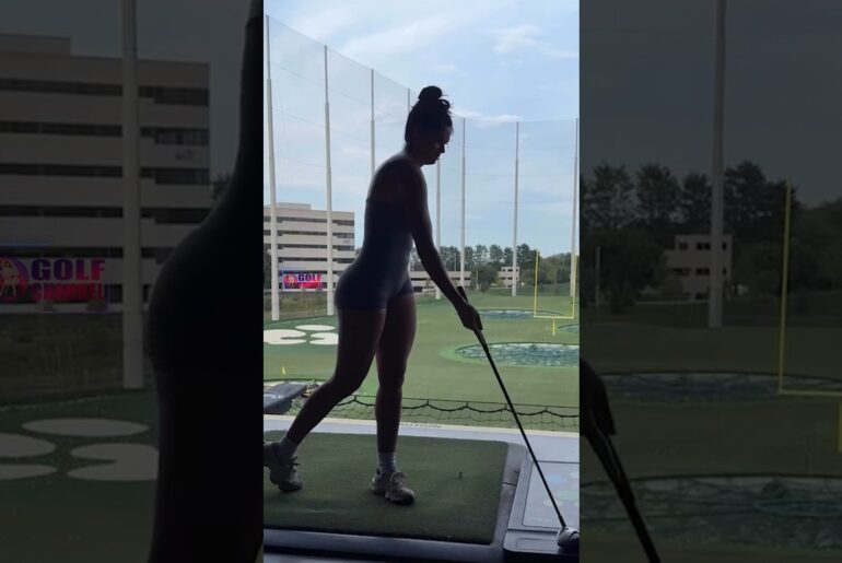 Amazing Golf Swing you need to see | Golf Girl awesome swing | Golf shorts | Kae