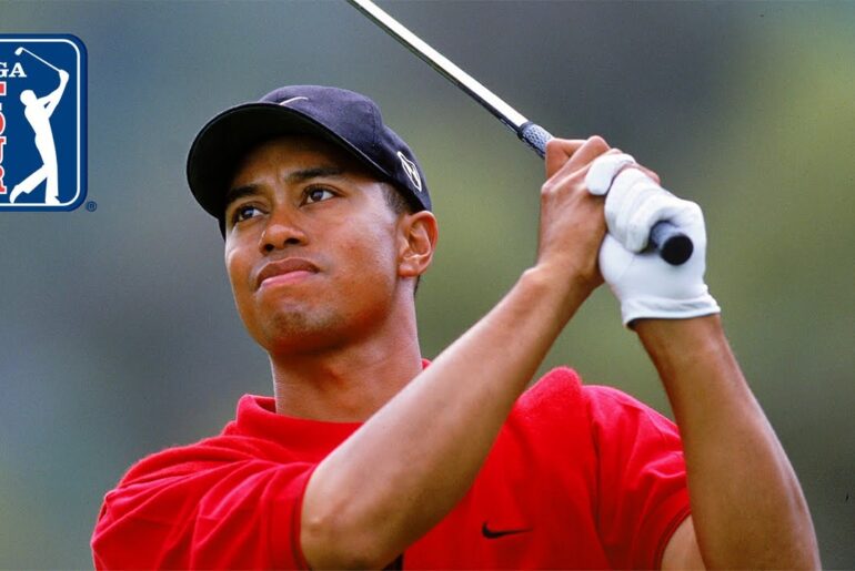 Tiger Woods' best shots from 2000