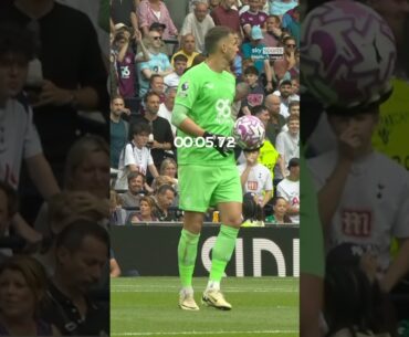 Martin Dubravka becomes the first 'keeper penalised for holding the ball for over eight seconds! ⏱️