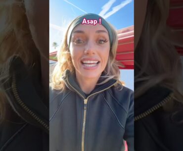 🥶☃️ #cartgirl #christmas #golf #barbie #golfgear #golfgirls #golfers #funny #golfer #warmdrinks