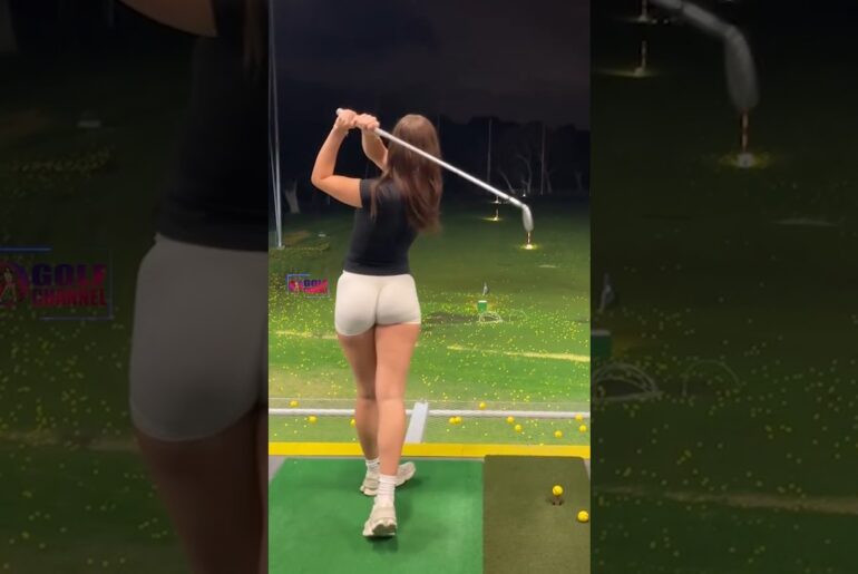 Amazing Golf Swing you need to see | Golf Girl awesome swing | Golf shorts | MOLLIE LOUISE WHITE