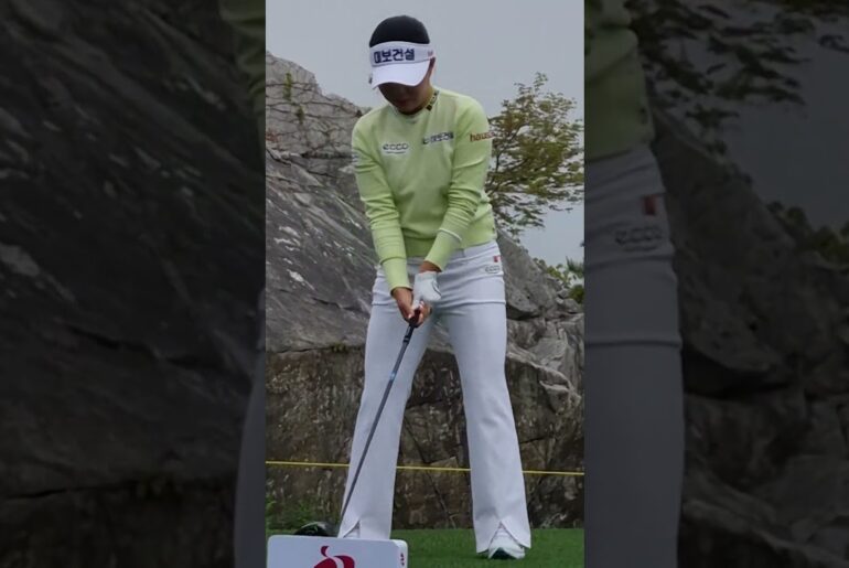 프로들의 빈스윙을 배워보세요.서어진프로 #KOREA#GOLF#KLPGA#미녀#Beauty#골퍼#golfshorts#골프쇼츠#골프#swing#스윙_여행사랑TV