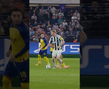 Look at this skill by Nick Woltemade 👀 #championsleague