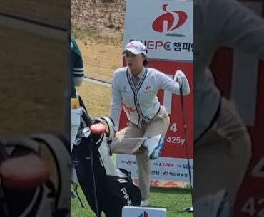 이 자세로 스트레칭 하면 너무너무 시원하답니다.문정민프로 스트레칭 #KOREA#GOLF#KLPGA#미녀#Beauty#골퍼#golfshorts#골프쇼츠#골프#swing#스윙_여행사랑