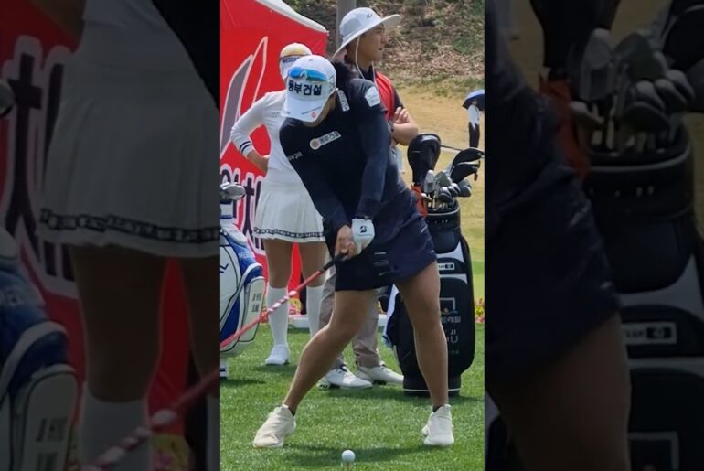 힘이 느꺄진다.엄청난 파워닷.지한솔프로 드라이브티샷 슬로우모션 스윙 #KOREA#GOLF#KLPGA#미녀#Beauty#골퍼#golfshorts#골프쇼츠#골프#swing#스윙_여행사