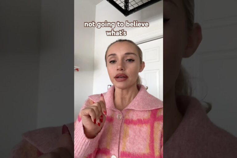 Finally!! #cartgirl #golf #golfers #golfcart #golfgirls #golflife #carwrap #custom #cool #amazing