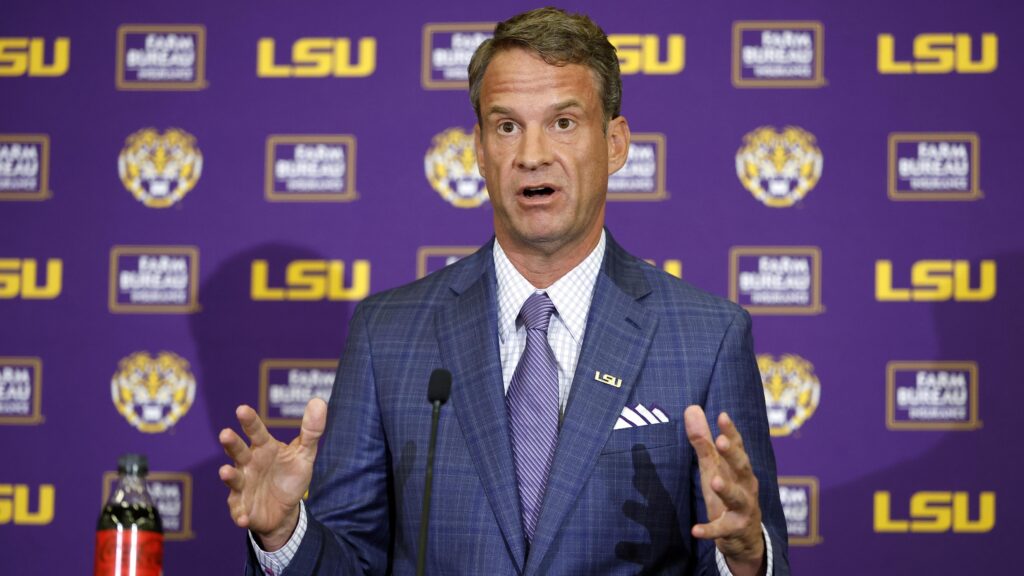 LSU's Lane Kiffin Reveals 'Sun Day Red' Gift Package From Tiger Woods in New Photo