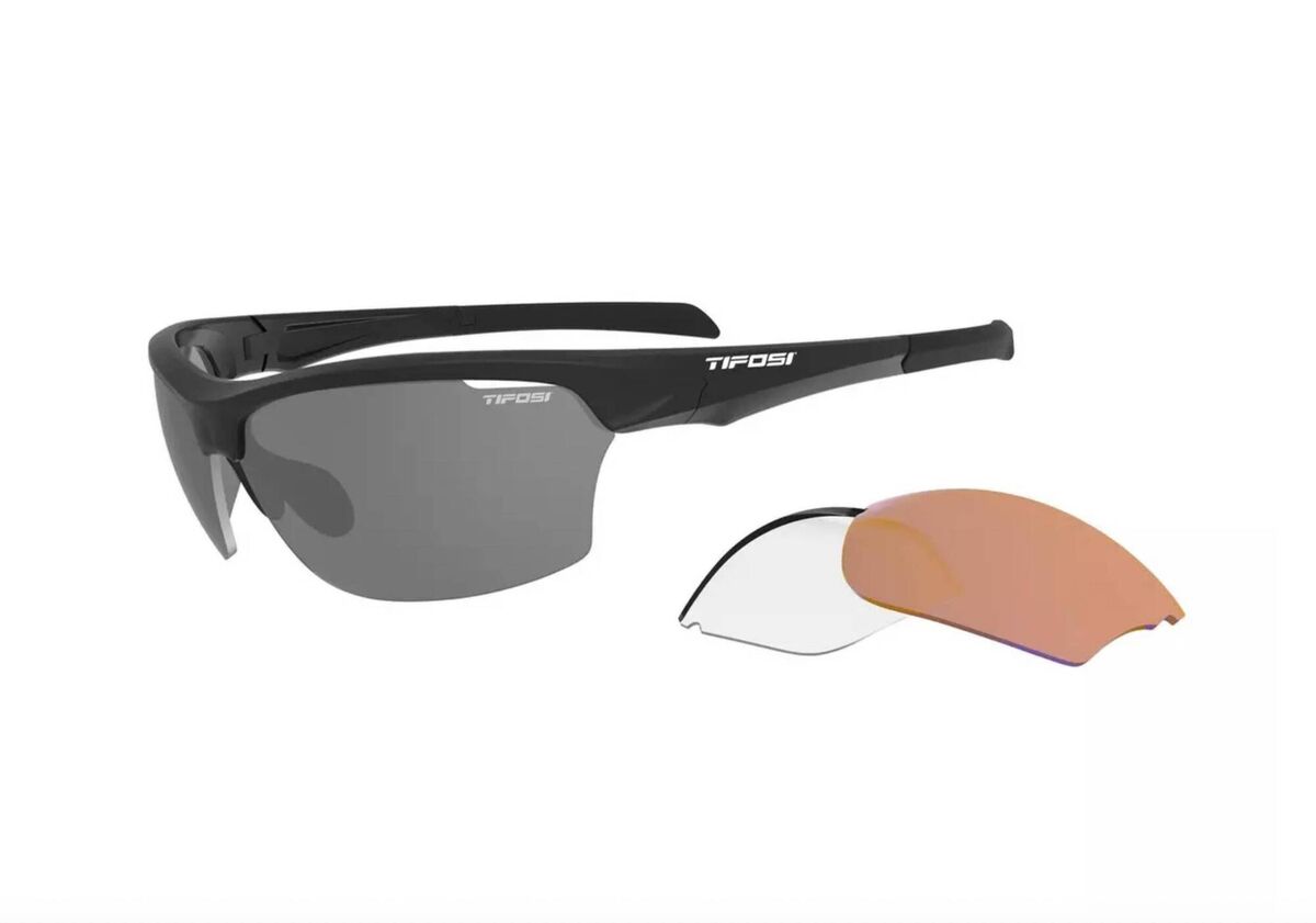 MARKHAM XMAS GOLF: Tifosi sunglasses