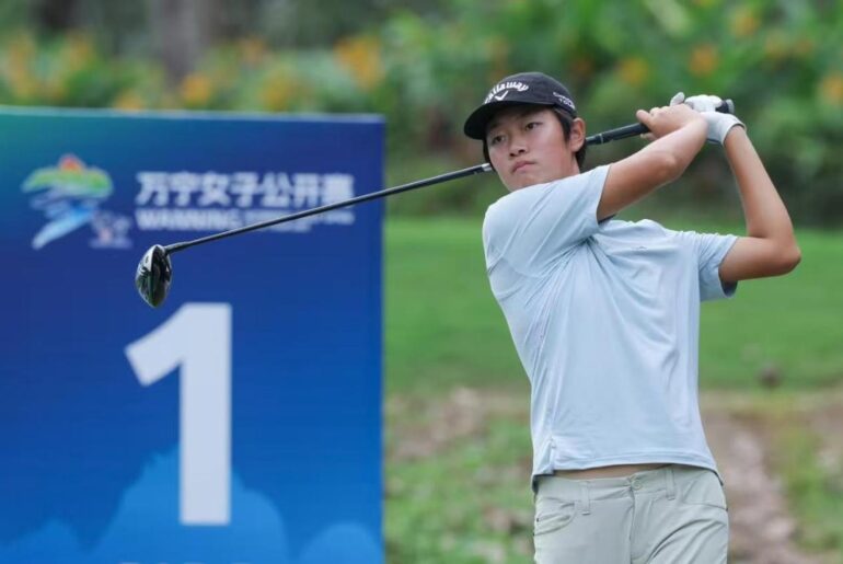 Three players tied for the lead in Wanning Women's Golf Open