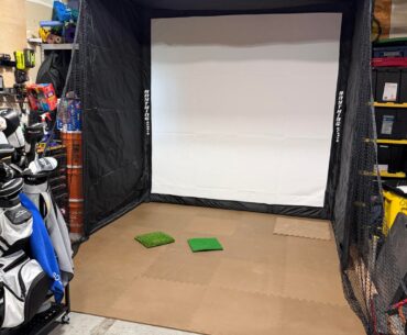 lefty-optimized golf sim