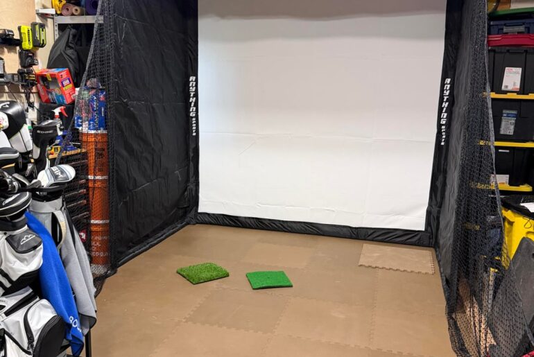 lefty-optimized golf sim