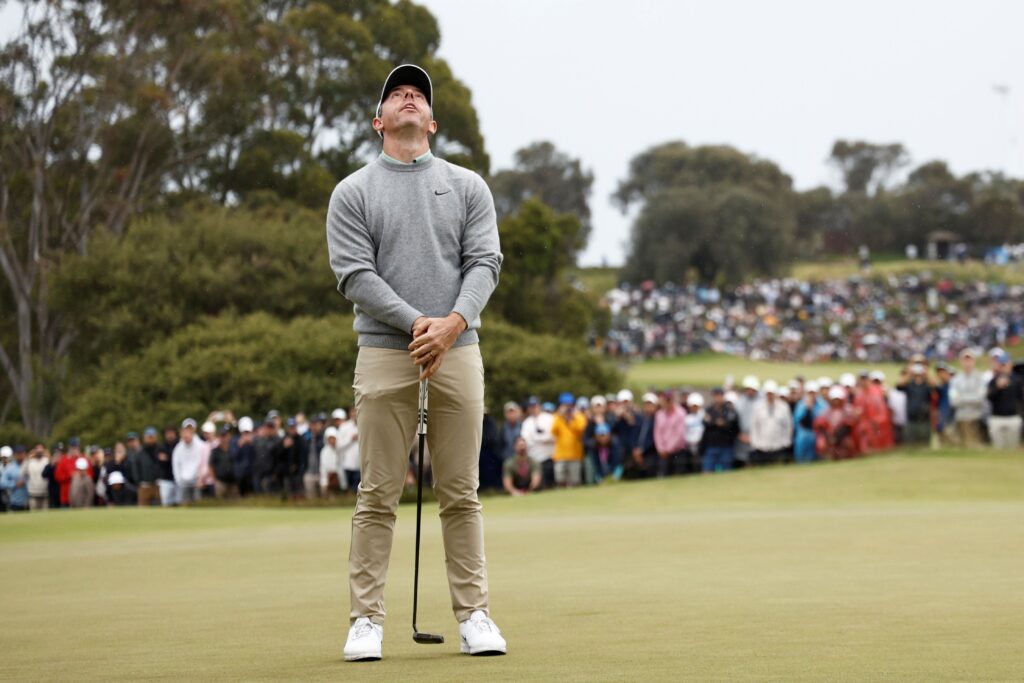 Cleary: McIlroy shoots 68 as the golf gods go crazy – Features – News Cleary: McIlroy shoots 68 as the golf gods go crazy - Features - News