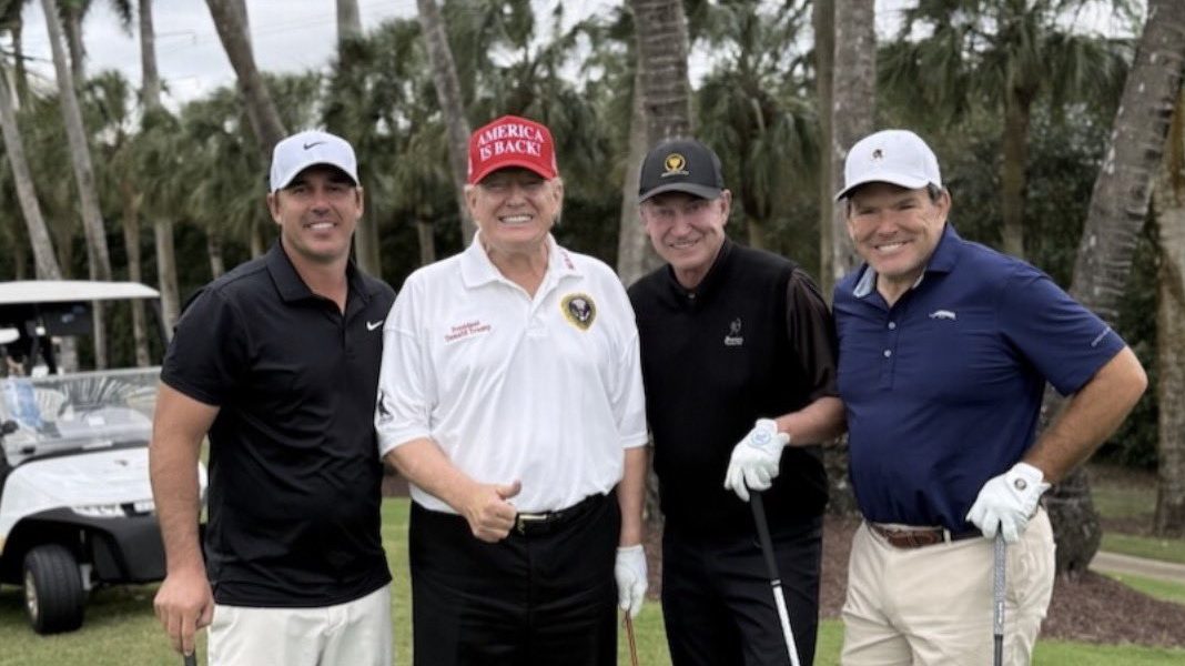 Canadians react after Gretzky photographed golfing with Trump Canadians react after Gretzky photographed golfing with Trump