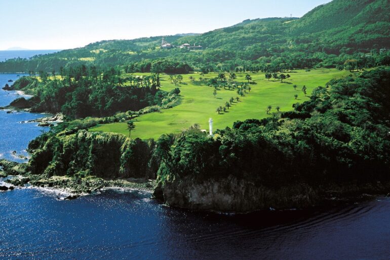 This cliff-hanging course is long haul for U.S. golfers — but worth the effort