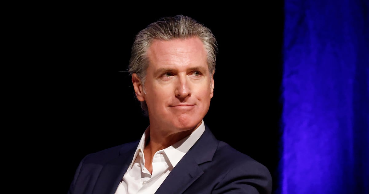 Gavin Newsom Mocks Intimate Picture of MAGA Rocker Golfing With Trump Gavin Newsom Mocks Intimate Picture of MAGA Rocker Golfing With Trump