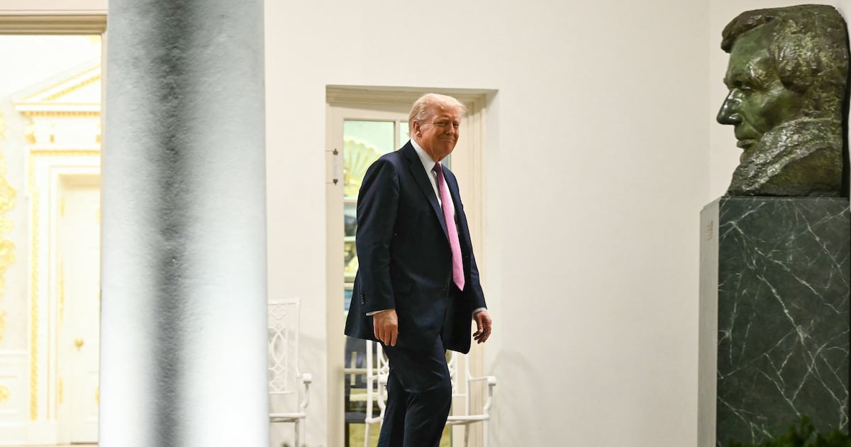 Trump Shows Off What Little He Salvaged After Demolishing East Wing Trump Shows Off What Little He Salvaged After Demolishing East Wing