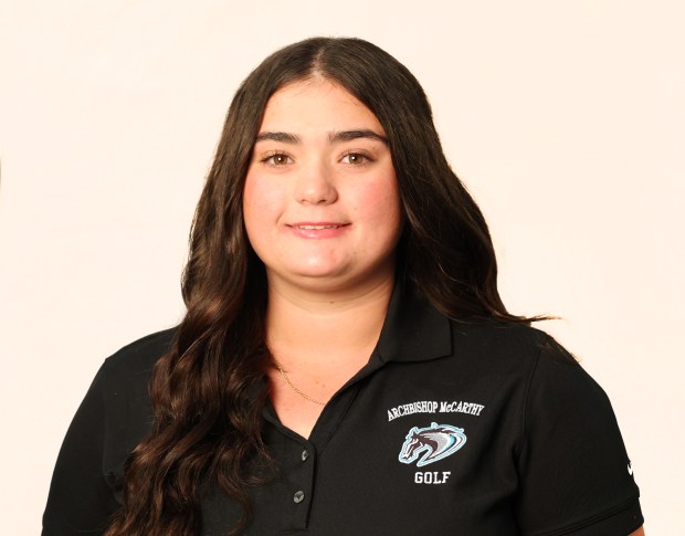 Abigail Lee, Archbishop McCarthy, Golf. Deerfield Beach on Tuesday, December 9, 2025. (Carline Jean/South Florida Sun Sentinel)