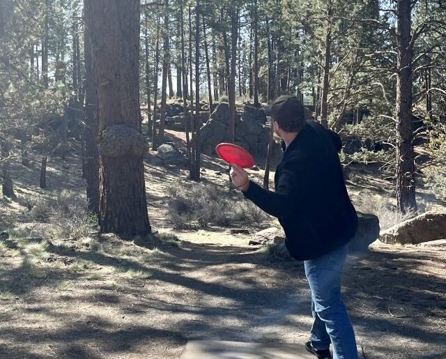 Guest column: Snow or no snow, disc golf is flying in Bend