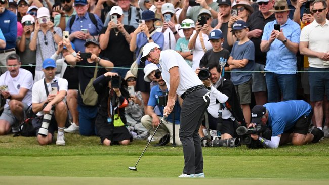 Rory McIlroy has drawn a huge crowd to day one of the Australian Open in Melbourne. 
