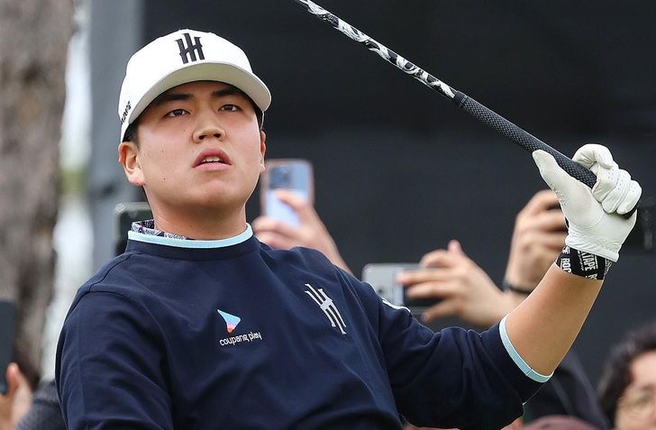 Jang Yu-bin of Korea tees off on the second hole during the first round of LIV Golf Korea at Jack Nicklaus Golf Club Korea in Incheon, May 2. Yonhap