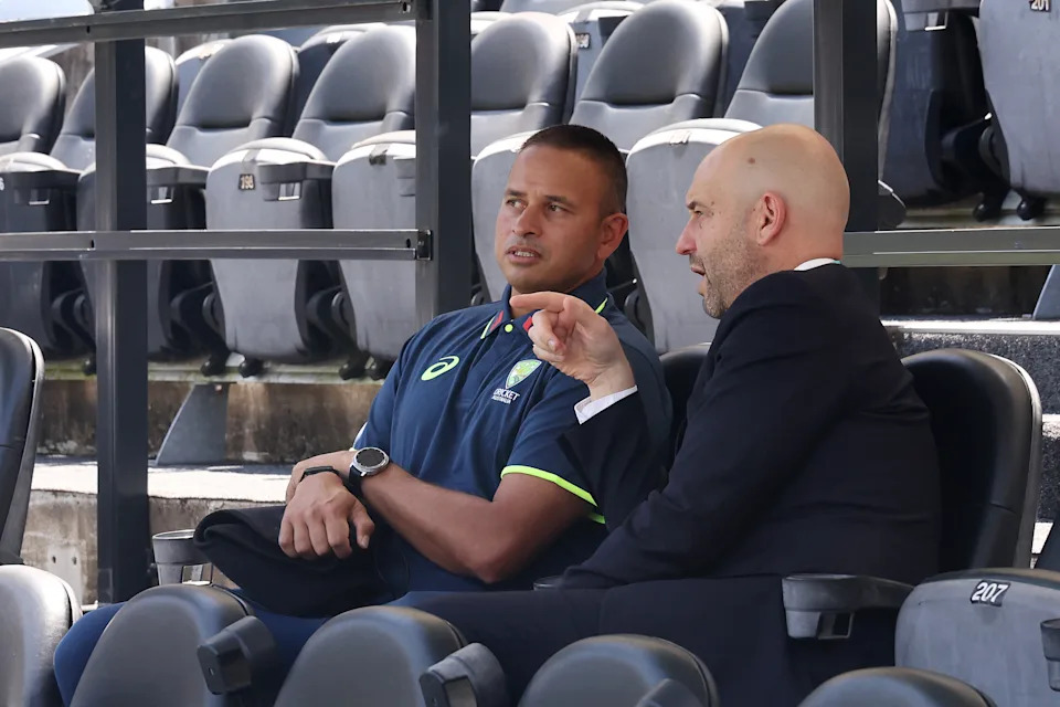 Usman Khawaja chats with Cricket Australia CEO Todd Greenberg.