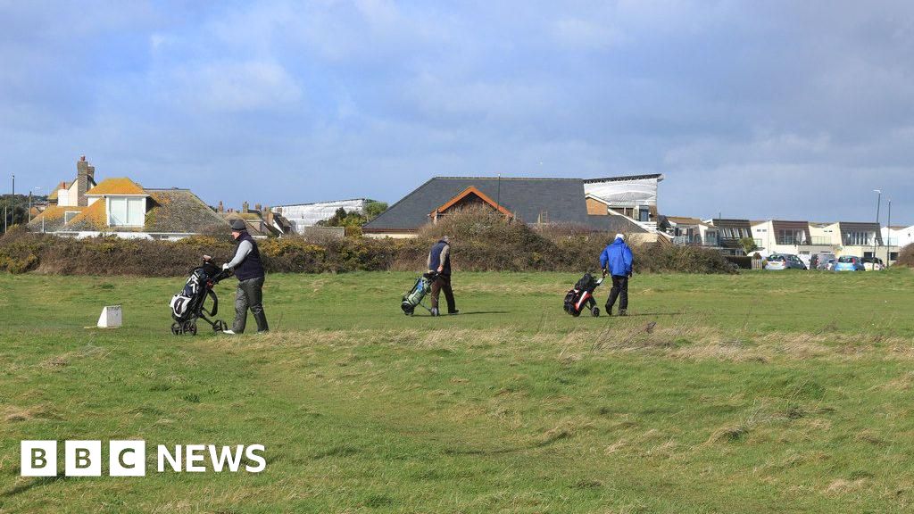 Council looks to ‘maintain access’ to golf course Council looks to 'maintain access' to golf course
