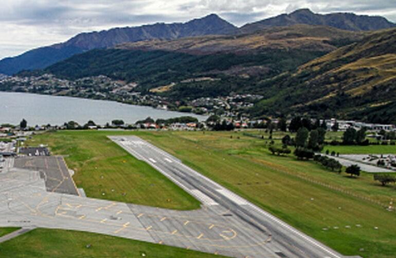 Fire guts Frankton golf building