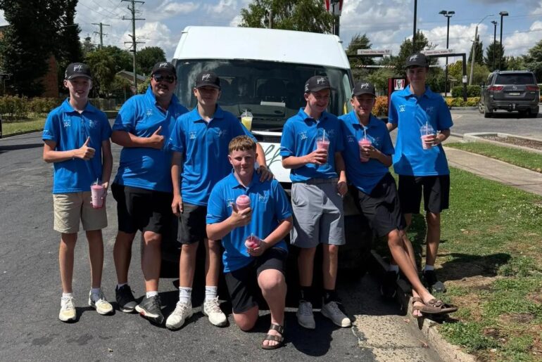 Most popular day of the golfing year a fun success