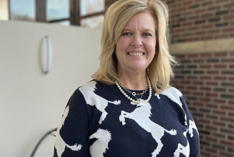 Names Shelly Robbins as senior director