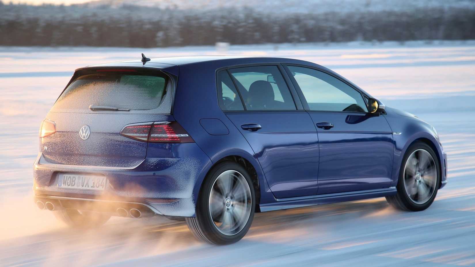 2014 Volkswagen Golf R exterior