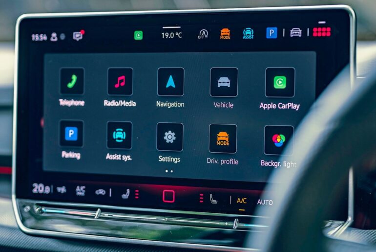 Life with a Golf GTI Clubsport: infotainment that... works?