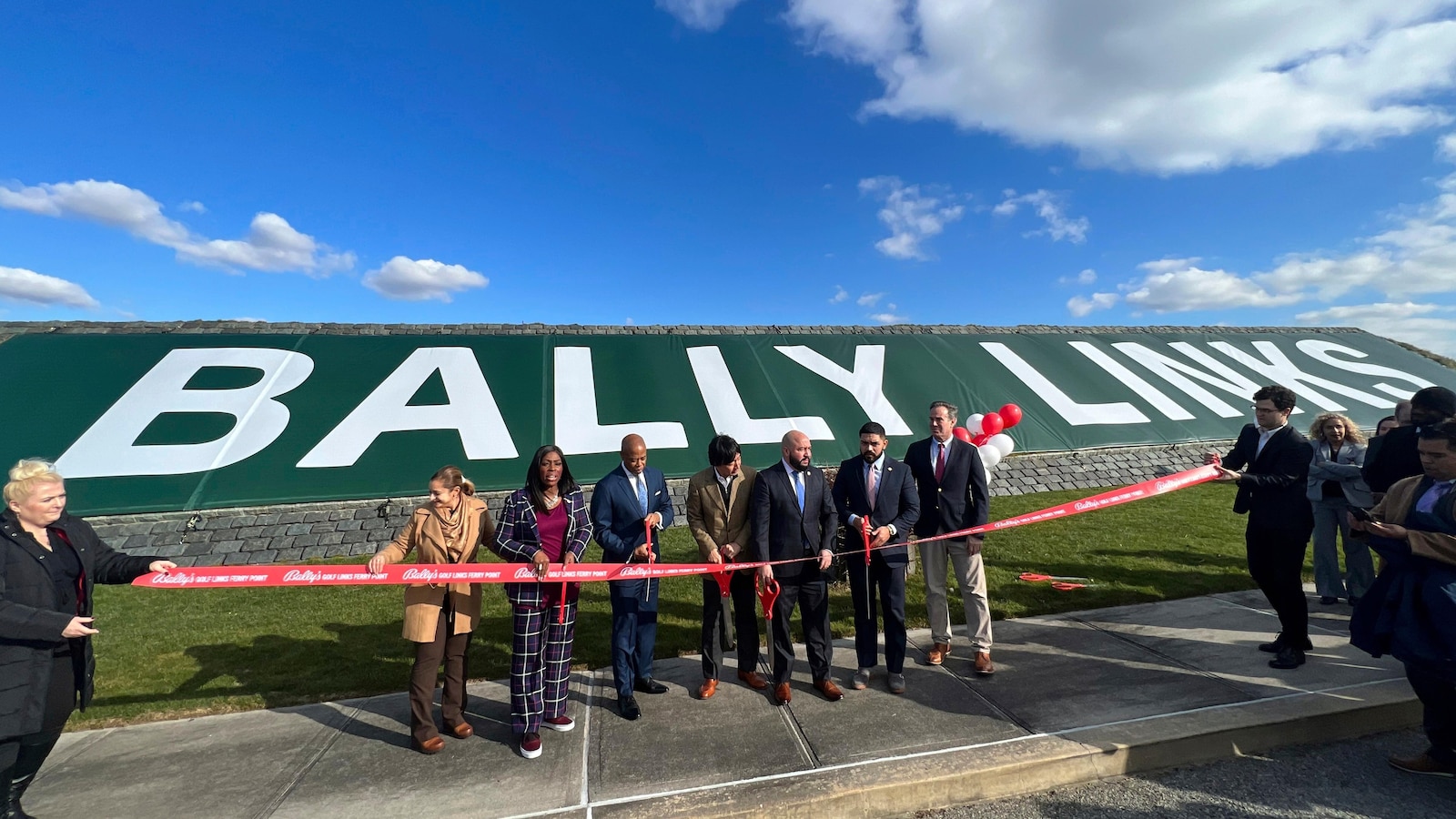 New York City is getting its first 3 Las Vegas-style casinos New York City is getting its first 3 Las Vegas-style casinos