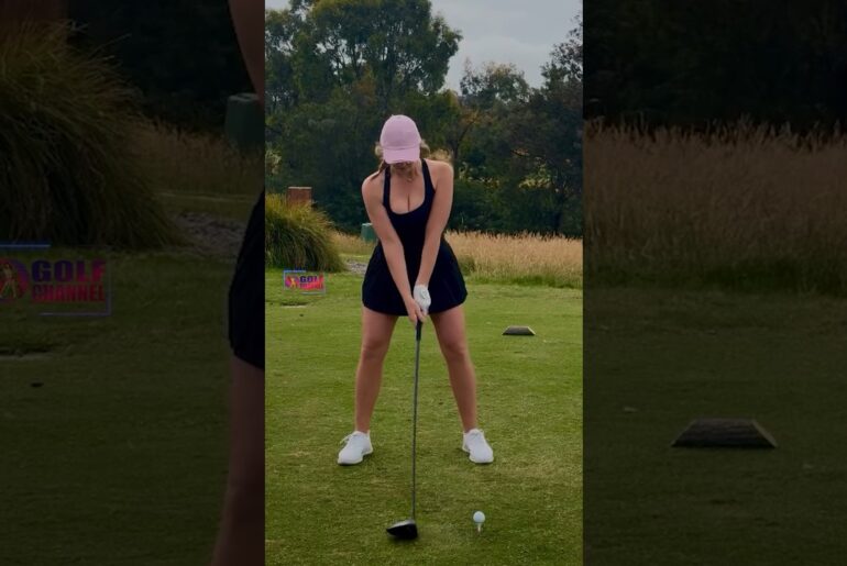 Amazing Golf Swing you need to see | Golf Girl awesome swing | Golf shorts | Shell Cuddihy