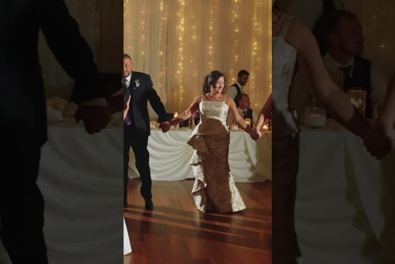 Couples first dance at arrowhead golf club