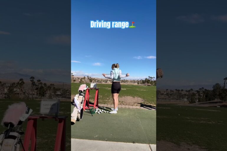 Warm up #cartgirl #golf #golfgear #golfgirls #golfers #golfer #barbie #vlog #driver #golflesson