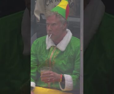 Will Ferrell dressed as Buddy the Elf at an LA Kings game 😂