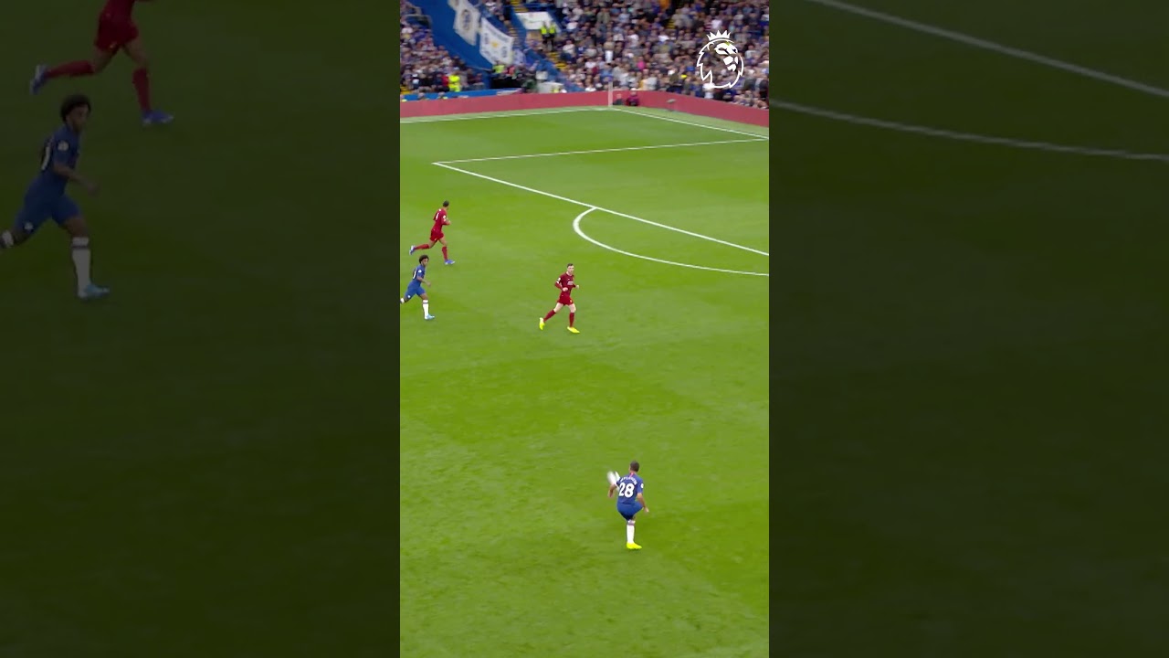 Kante dribbles past everyone and scores