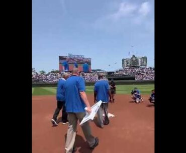 Ryne Sandberg Honored by Cubs legends Shawon Dunston, Jody Davis and Rick Sutcliffe Carrying 2B