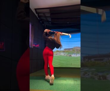 Amazing Golf Swing you need to see | Golf Girl awesome swing | Golf shorts | VAN EINERSON