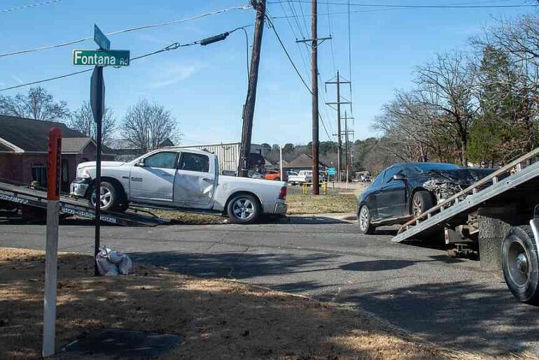 Drivers injured in collision at Golf Links, Fontana roads